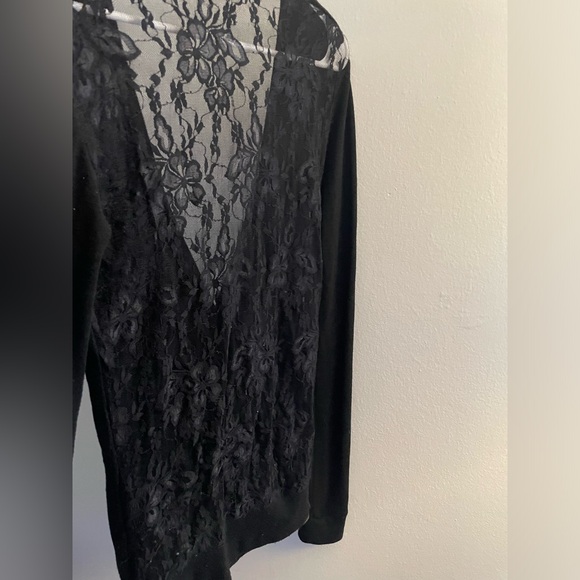 Poof back lace cardigan - Picture 5 of 6